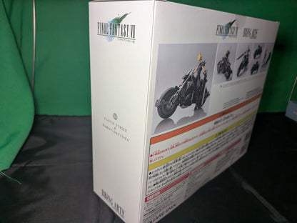 FIGURA FINAL FANTASY VII CLOUD & DAYTONA PLAY ART FIGURE